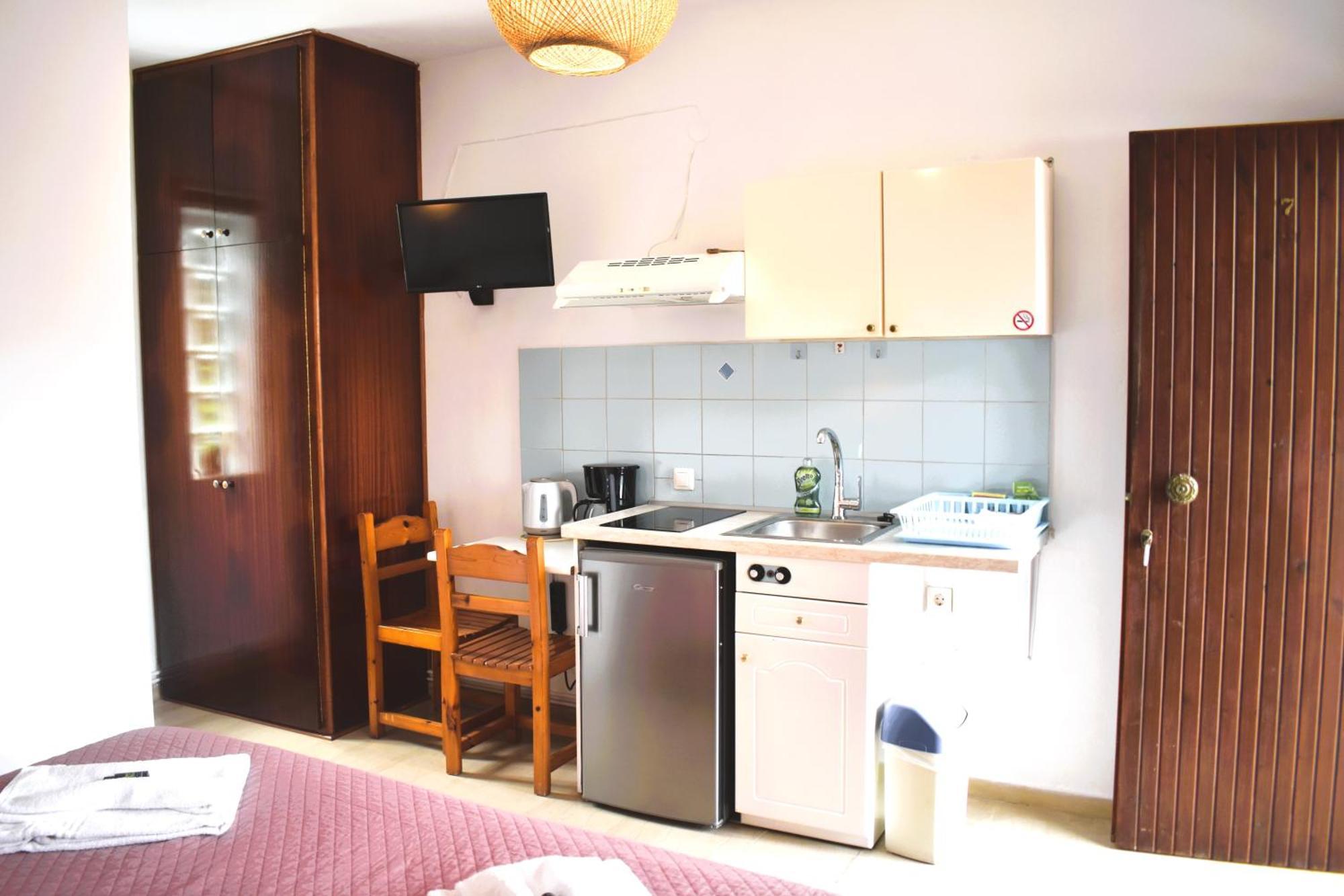 Kostas Apartments & Studios 圣佐治欧斯帕贡 外观 照片