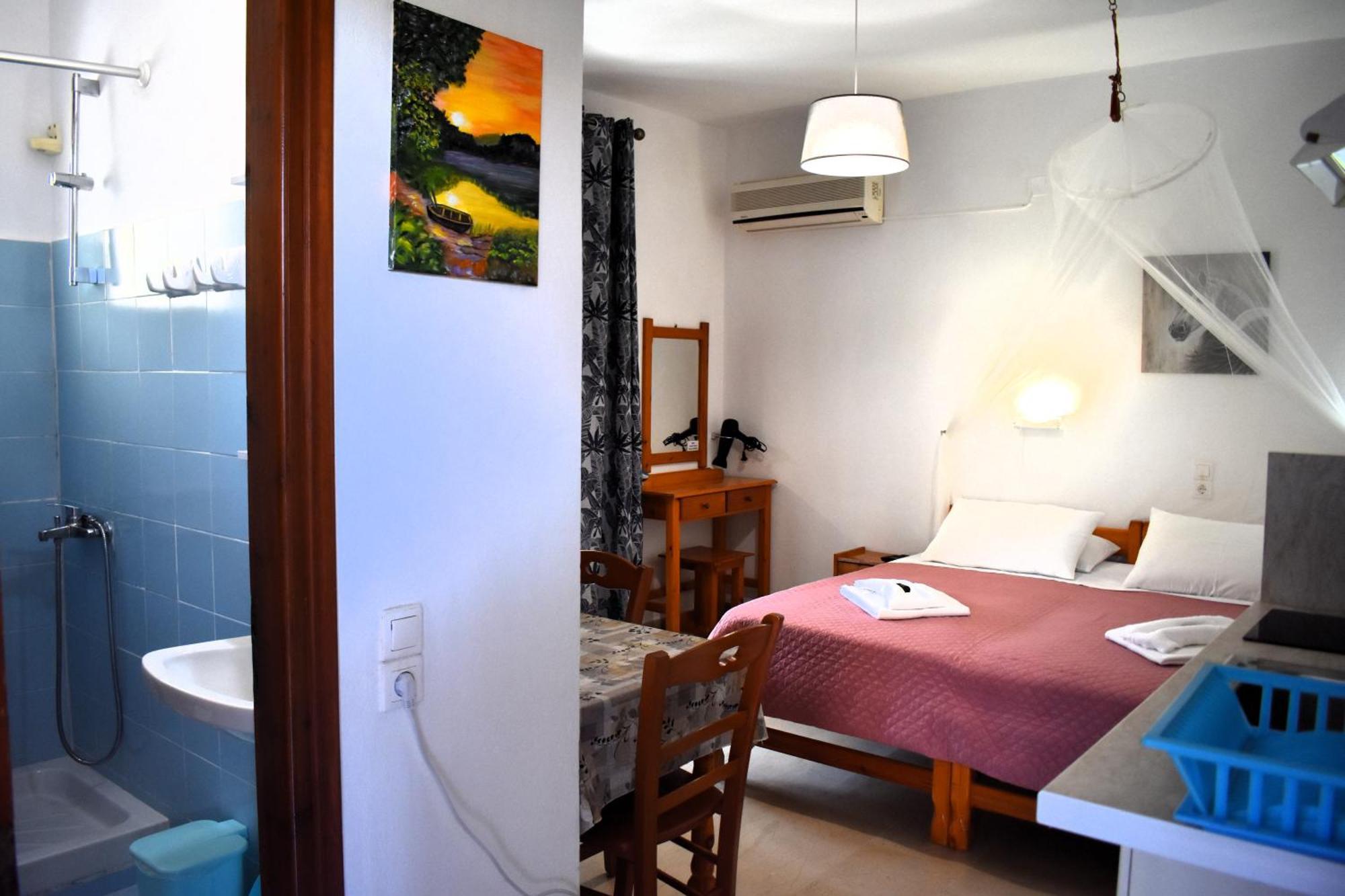 Kostas Apartments & Studios 圣佐治欧斯帕贡 外观 照片