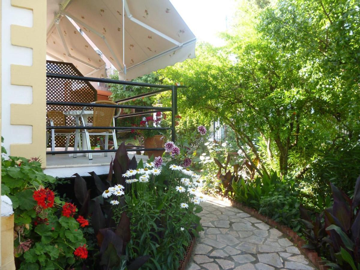 Kostas Apartments & Studios 圣佐治欧斯帕贡 外观 照片