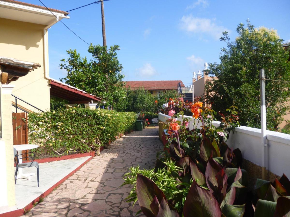 Kostas Apartments & Studios 圣佐治欧斯帕贡 外观 照片