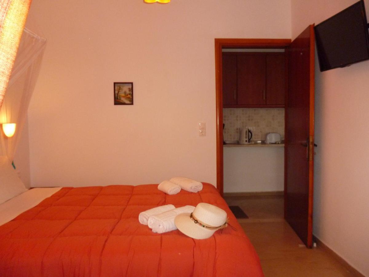 Kostas Apartments & Studios 圣佐治欧斯帕贡 外观 照片