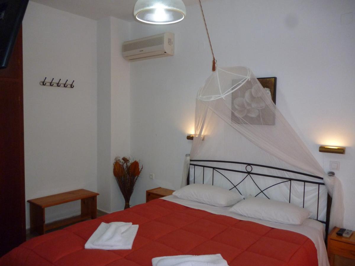 Kostas Apartments & Studios 圣佐治欧斯帕贡 外观 照片
