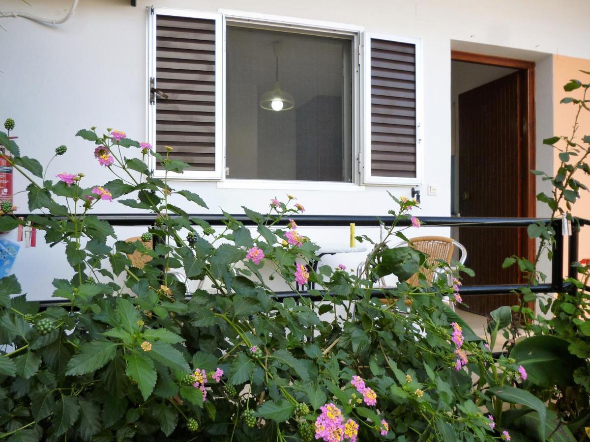 Kostas Apartments & Studios 圣佐治欧斯帕贡 外观 照片